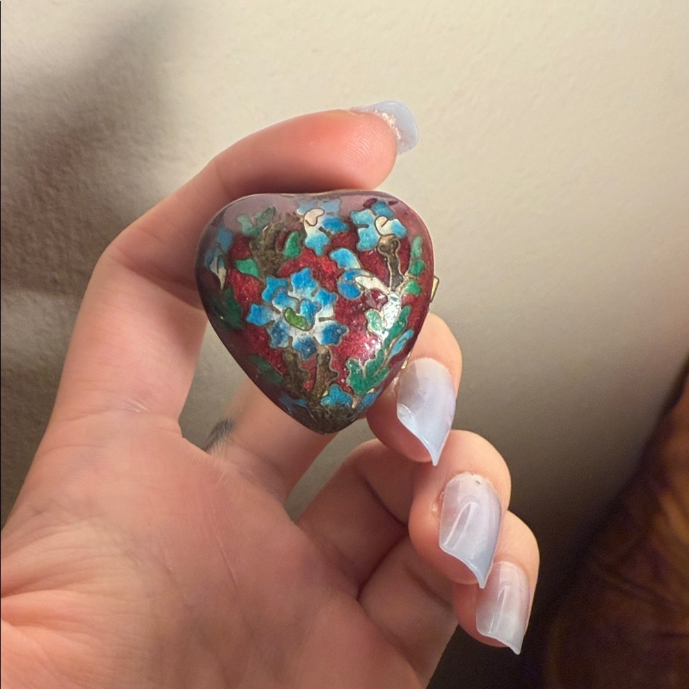 Heart-Shaped Floral VintageInlay Trinket Box